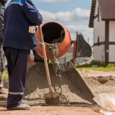 Ile cementu na tonę piasku? Kluczowe proporcje dla wytrzymałości