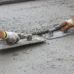 Ile schnie wylewka? Odkryj prawdziwe czasy schnięcia różnych typów